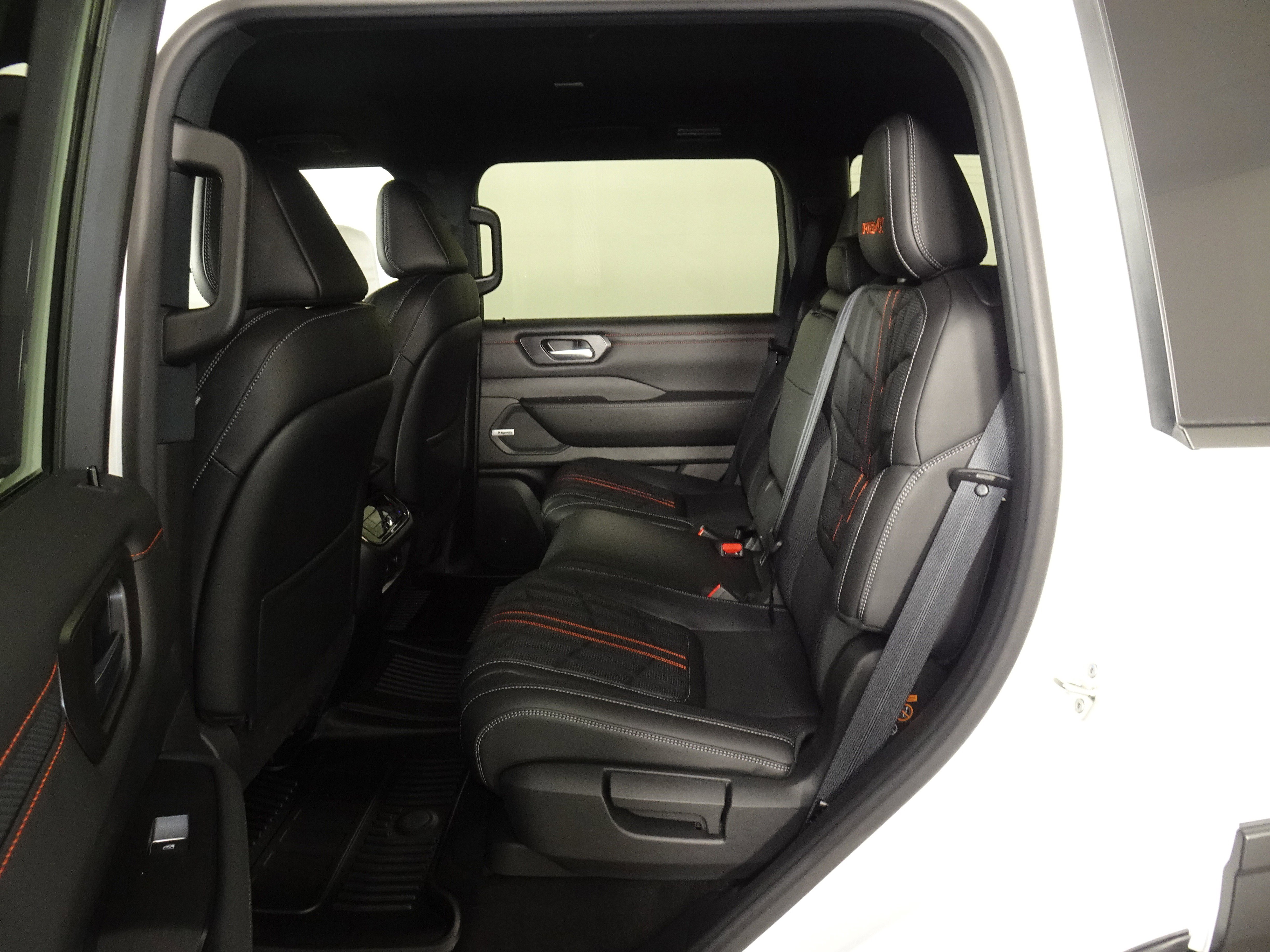 New 2025 Nissan Armada PRO-4X image 7