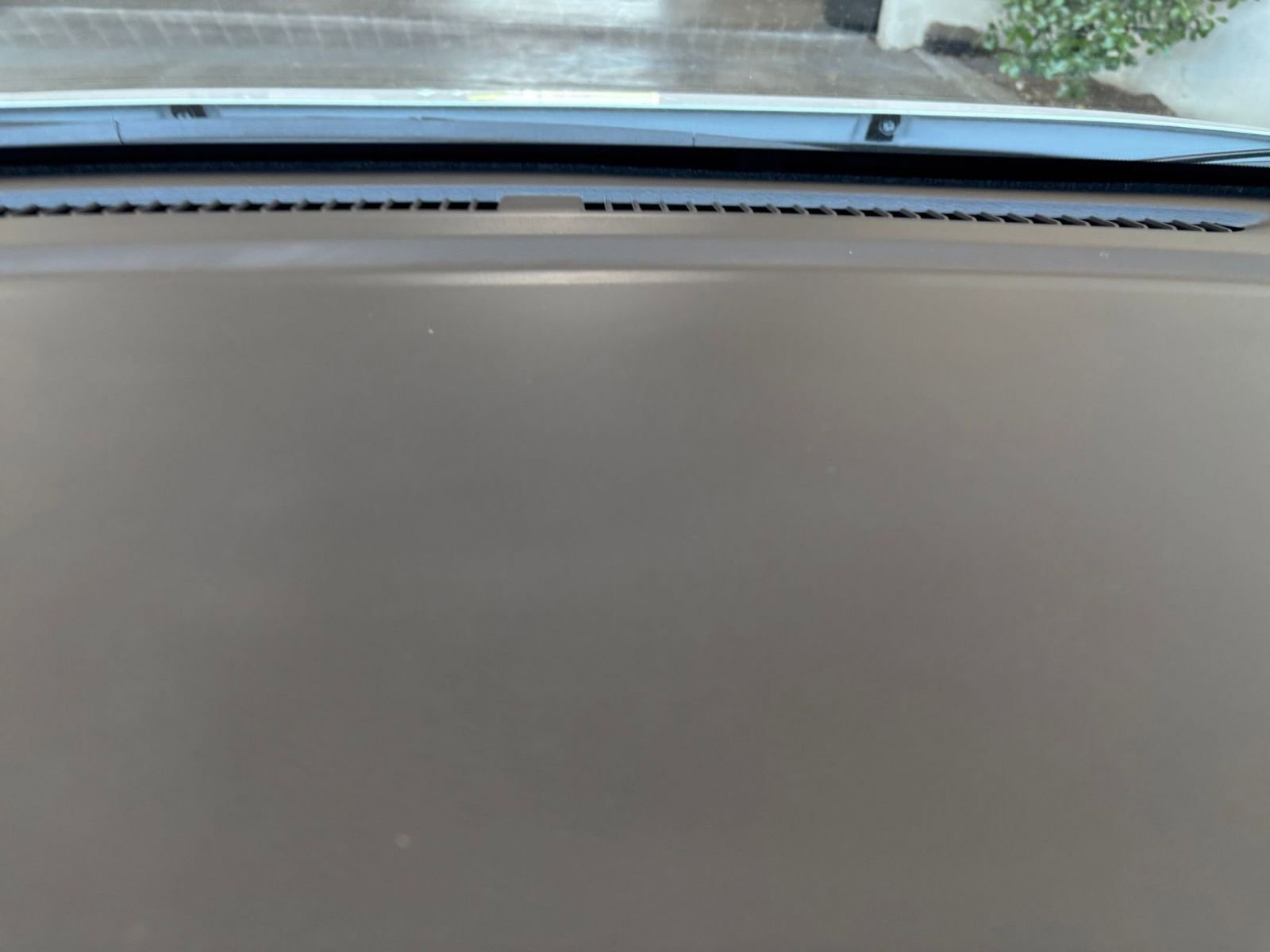 Used 2025 Nissan Versa SV FWD image 17