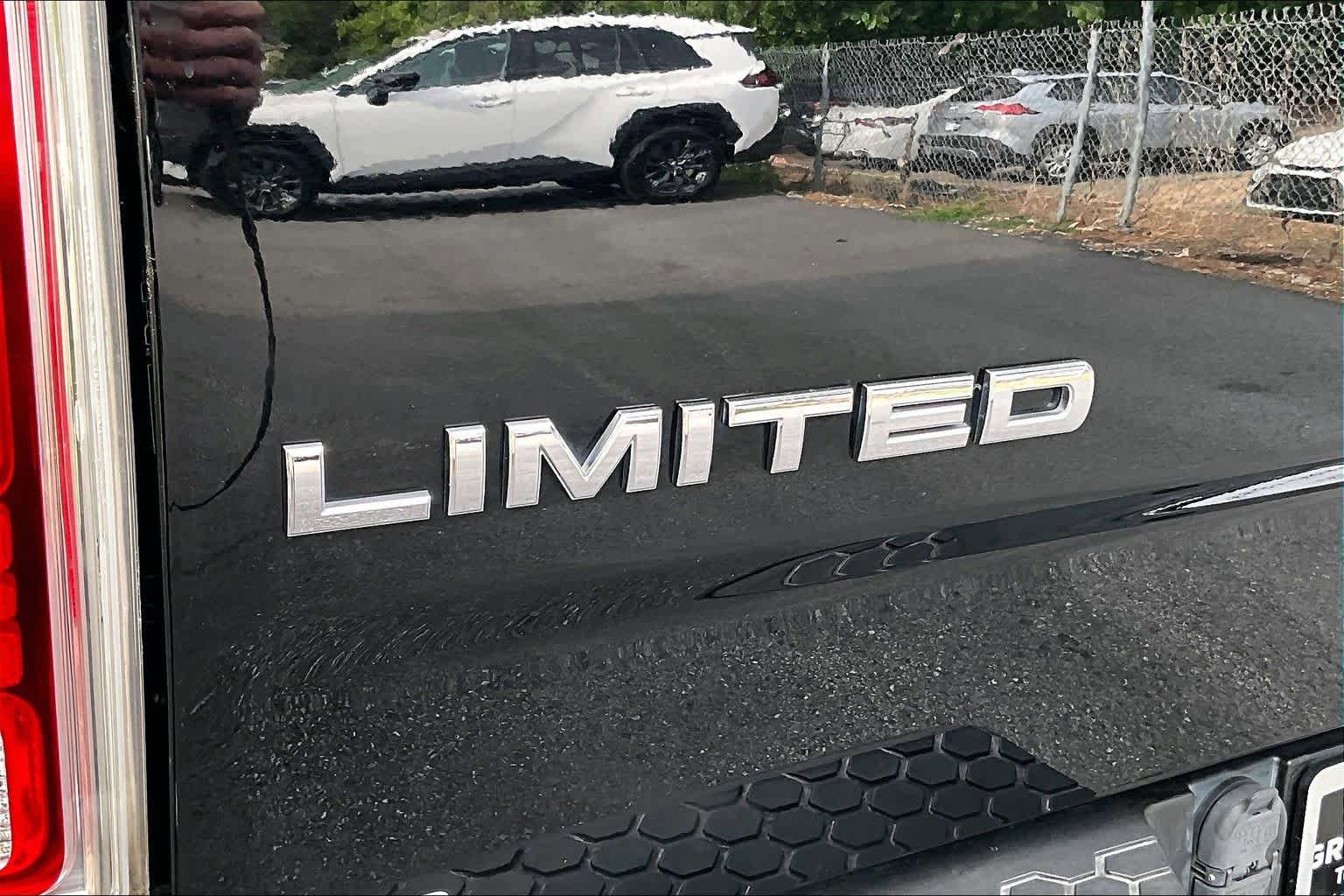 Used 2015 RAM 1500 Limited AWD/4WD image 30