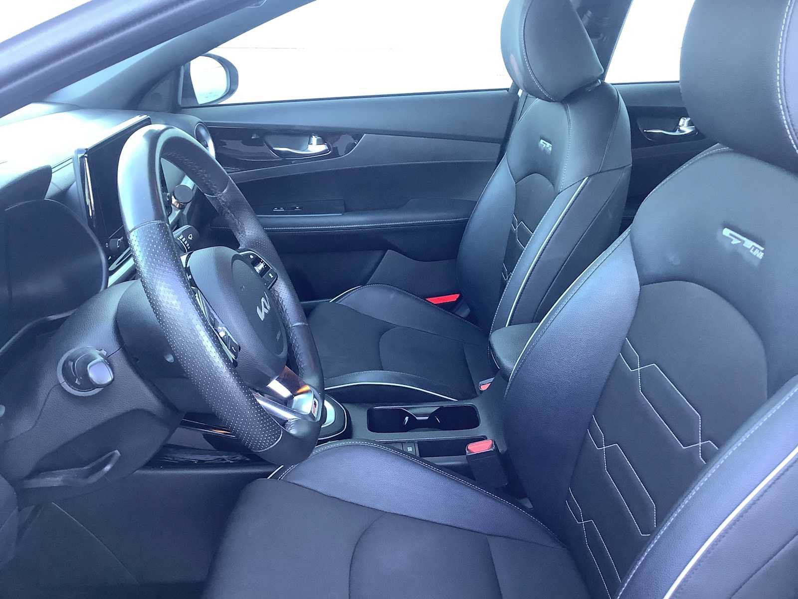 Used 2024 Kia Forte GT-Line FWD image 2
