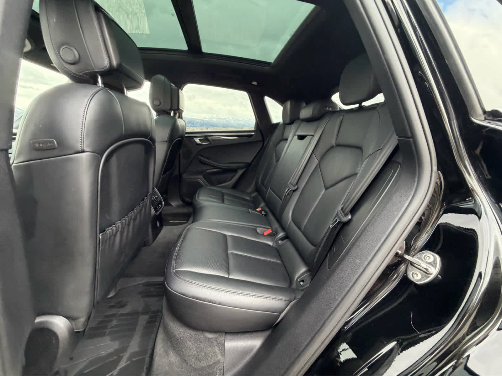 Used 2018 Porsche Macan image 19