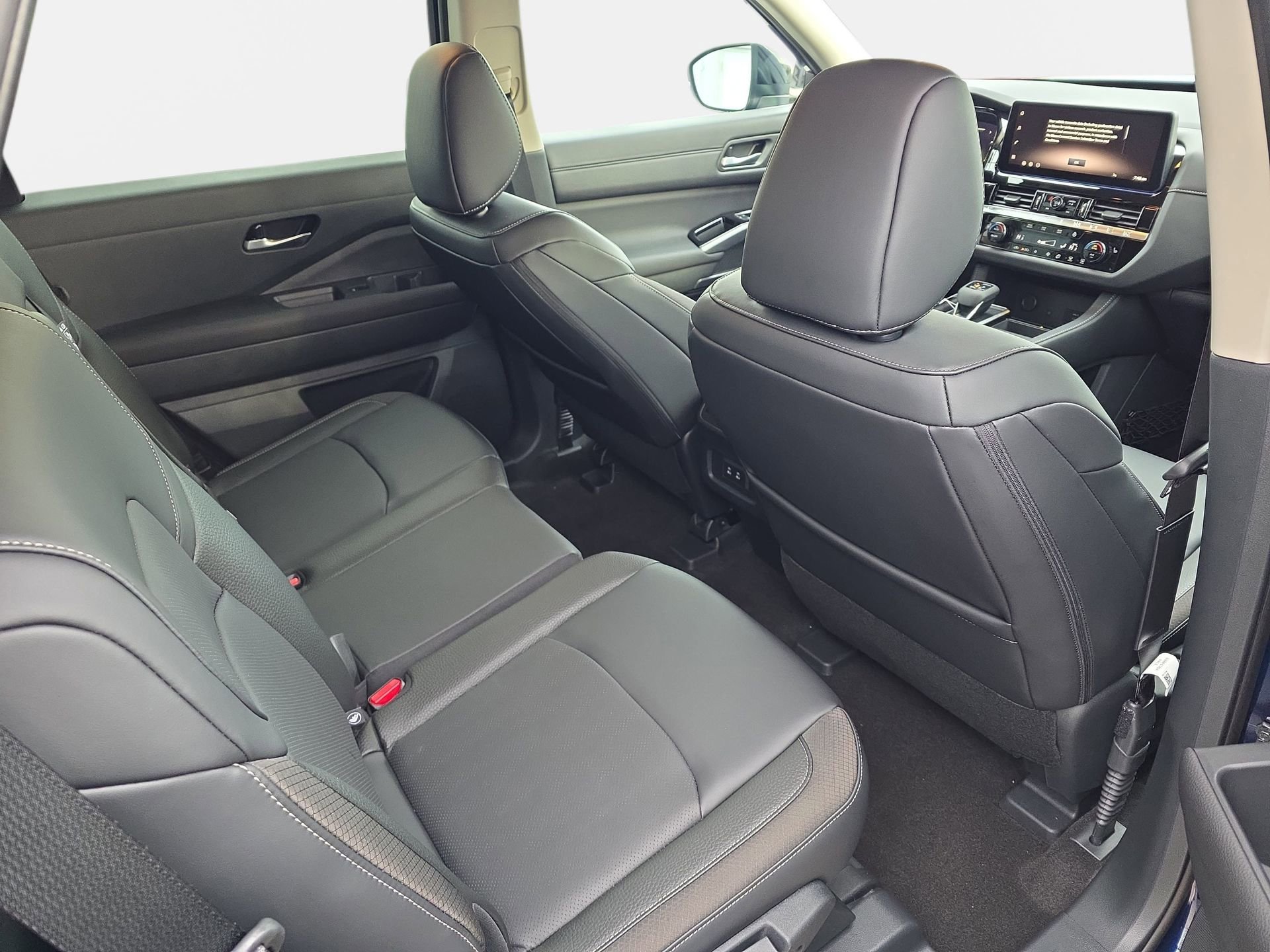 New 2026 Nissan Pathfinder SL w/ Cargo Package AWD/4WD image 11