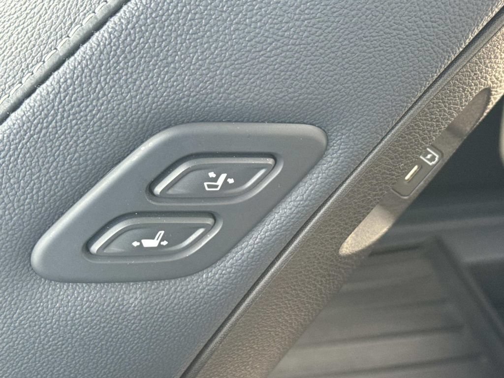 New 2025 Kia Carnival SX Prestige FWD image 31