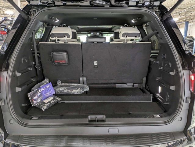 Used 2025 Toyota Sequoia Capstone AWD/4WD image 12