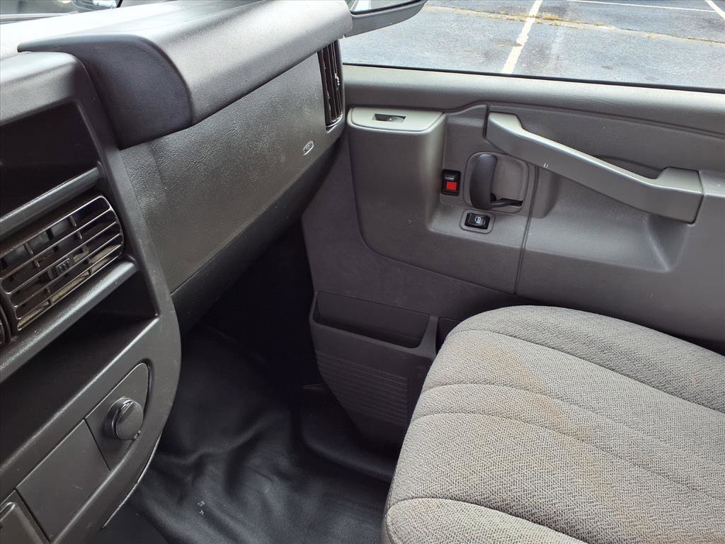 Used 2019 Chevrolet Express 3500 w/ Power Convenience Package image 14