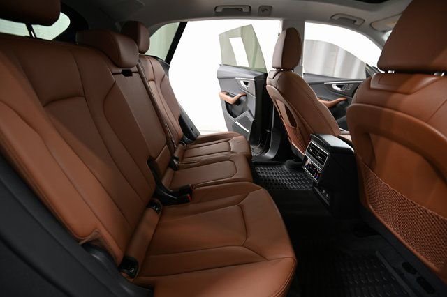 Used 2022 Audi Q8 Premium Plus w/ Premium Plus Package image 28