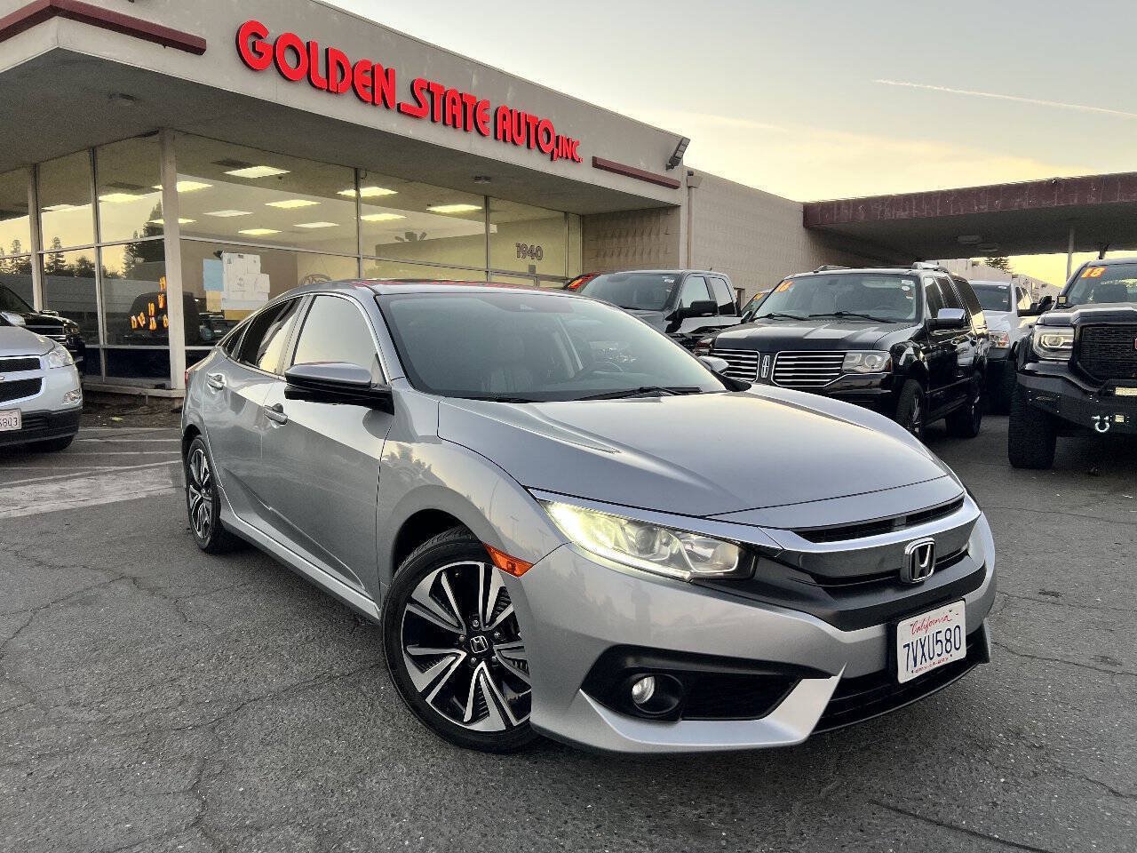 Used 2017 Honda Civic EX-L image 2