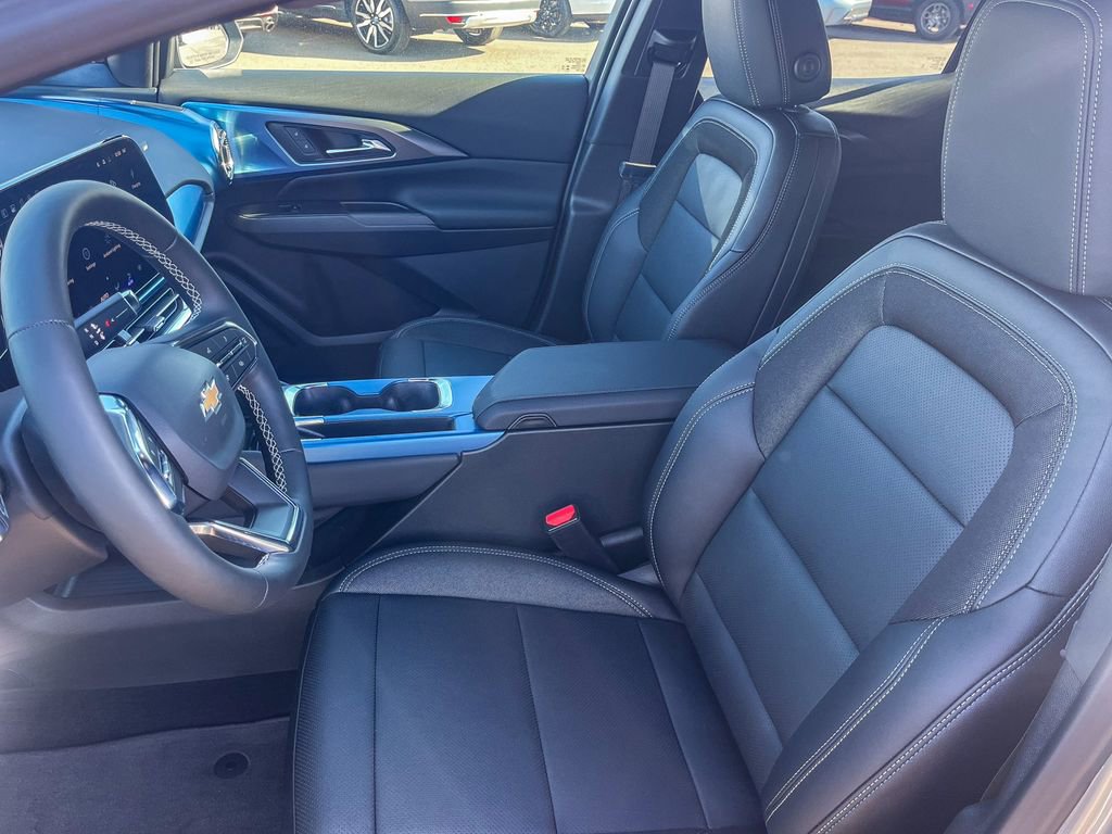 New 2026 Chevrolet Equinox EV LT image 16