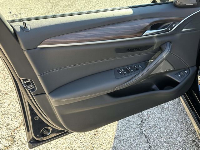 Certified 2023 BMW 530e xDrive w/ Premium Package image 24