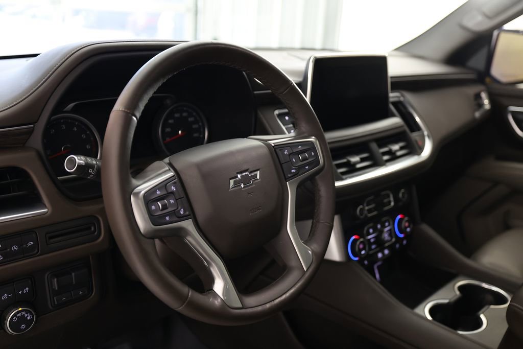 Used 2021 Chevrolet Tahoe Z71 w/ Luxury Package AWD/4WD image 21