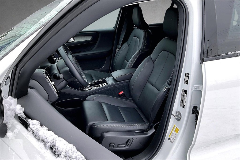 Used 2026 Volvo XC40 B5 Plus w/ Protection Package Premier image 20