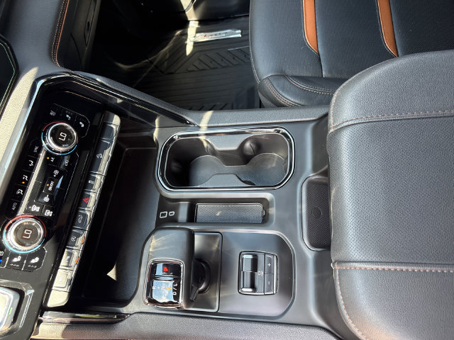 Used 2024 GMC Sierra 1500 AT4 w/ Technology Package AWD/4WD image 33