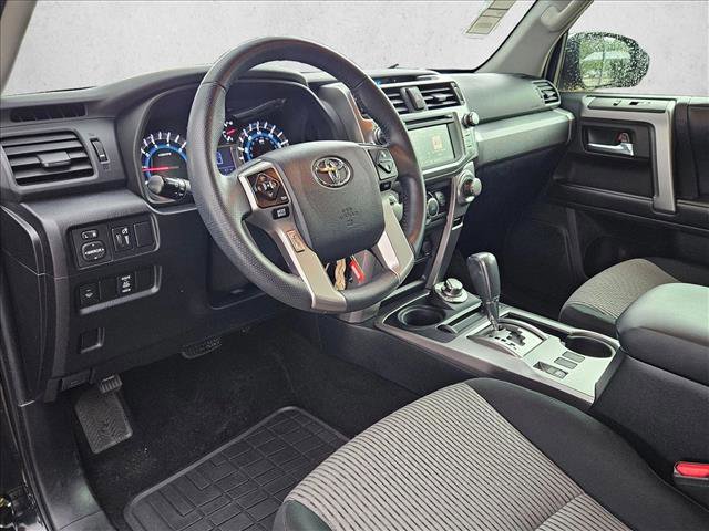 Used 2018 Toyota 4Runner SR5 AWD/4WD image 10