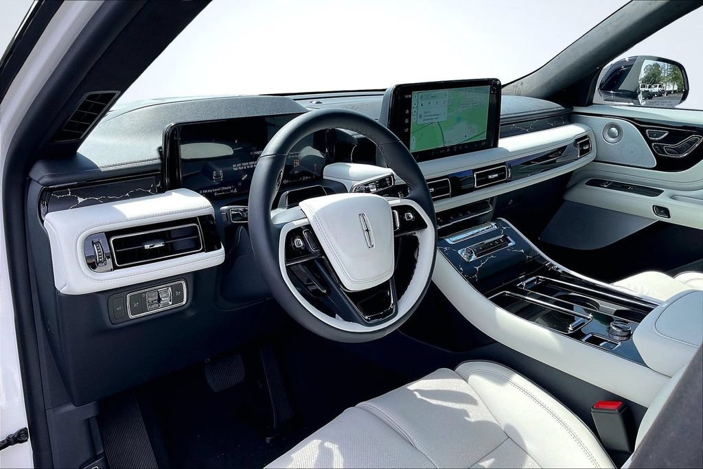 New 2026 Lincoln Aviator Black Label w/ Dynamic Handling Package AWD/4WD image 7