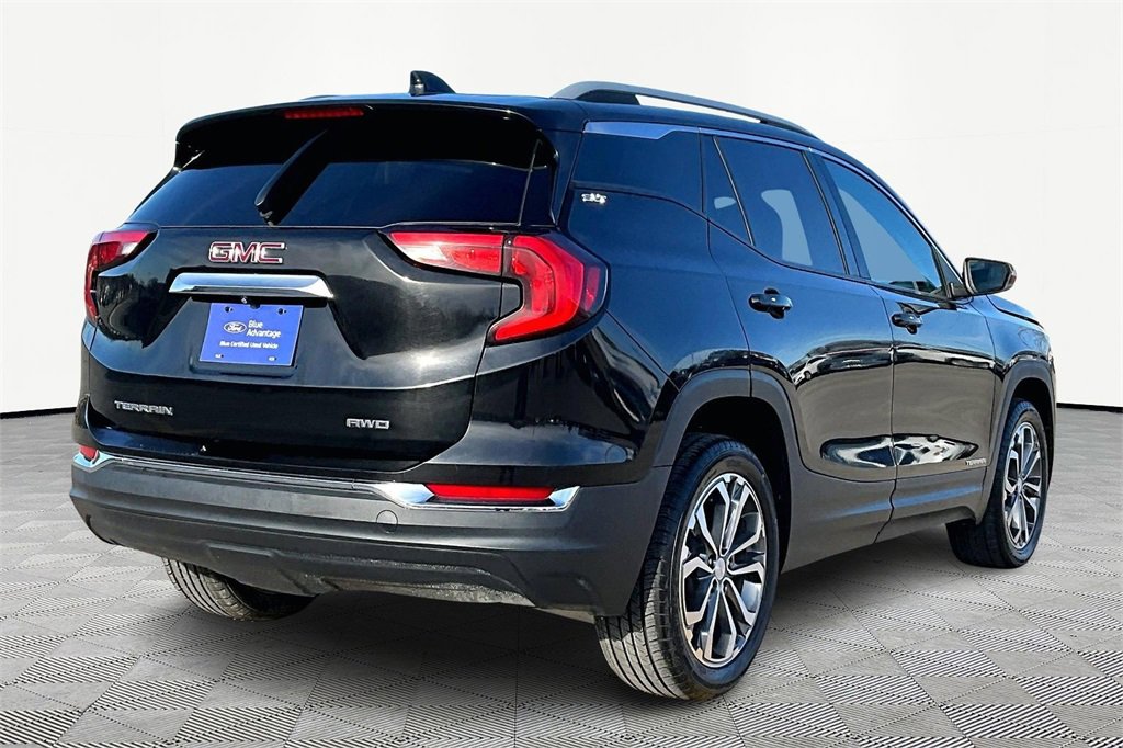 Used 2021 GMC Terrain SLT image 2