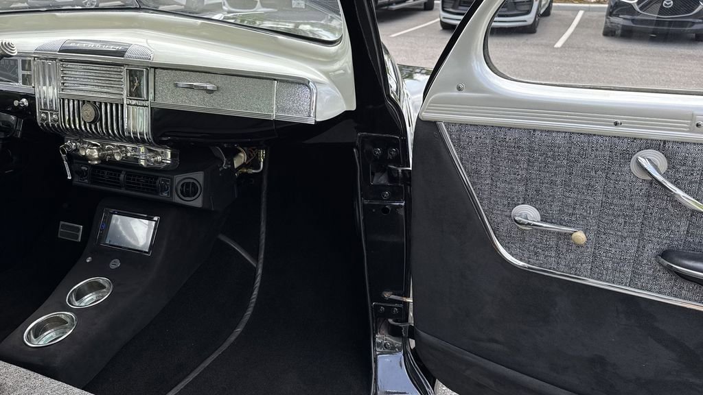 Used 2022 Chrysler Voyager LX image 21