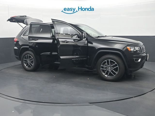 Used 2018 Jeep Grand Cherokee Laredo RWD image 34