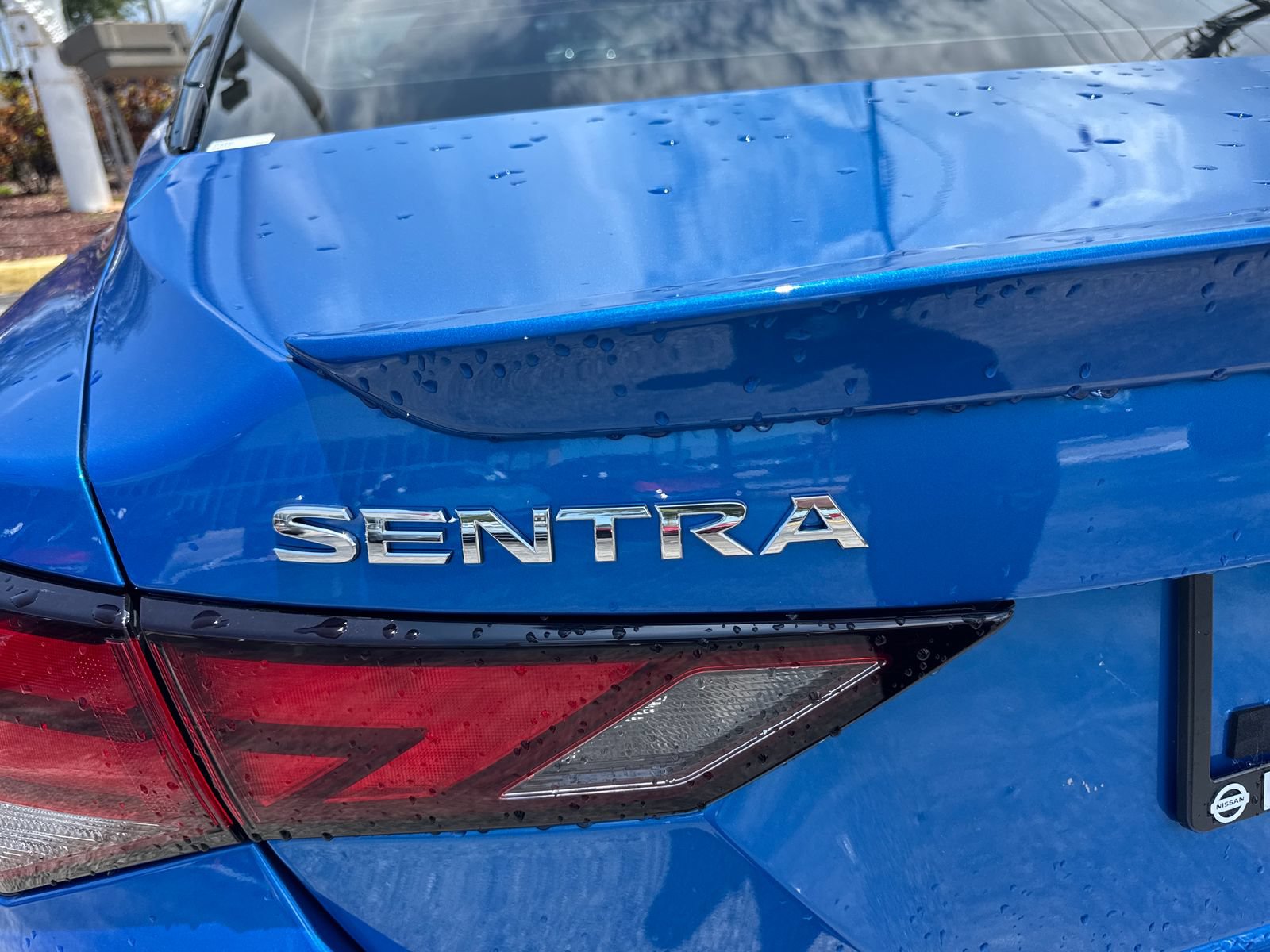Certified 2025 Nissan Sentra SR FWD image 14