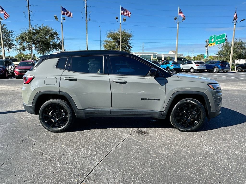 Used 2023 Jeep Compass Latitude image 5