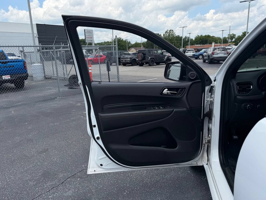 Used 2023 Dodge Durango R/T w/ Tow 'N Go Package AWD/4WD image 20