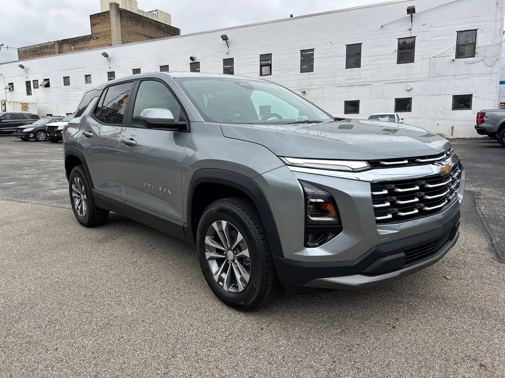 New 2026 Chevrolet Equinox LT w/ Convenience Package II image 1
