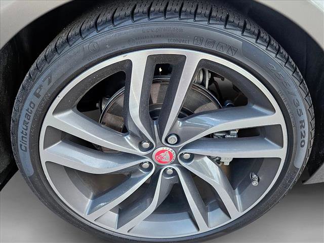 Used 2022 Jaguar XF R-Dynamic SE image 25