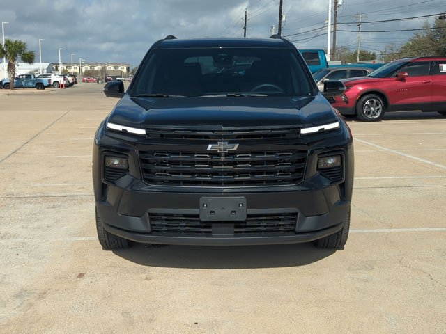 Used 2026 Chevrolet Traverse LT w/ Midnight/Sport Edition image 2