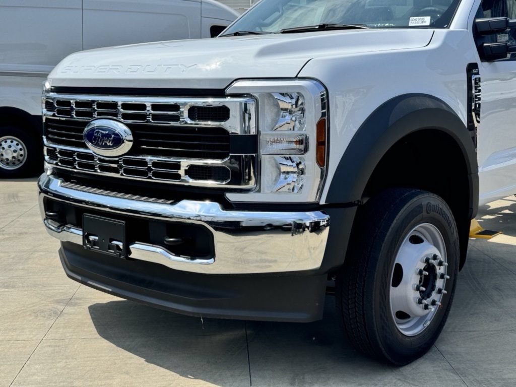 New 2024 Ford F550 4x4 Regular Cab Super Duty w/ XLT Value Package image 3