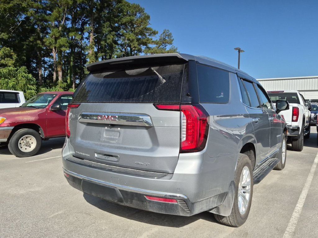 Used 2024 GMC Yukon SLT w/ SLT Luxury Package AWD/4WD image 9
