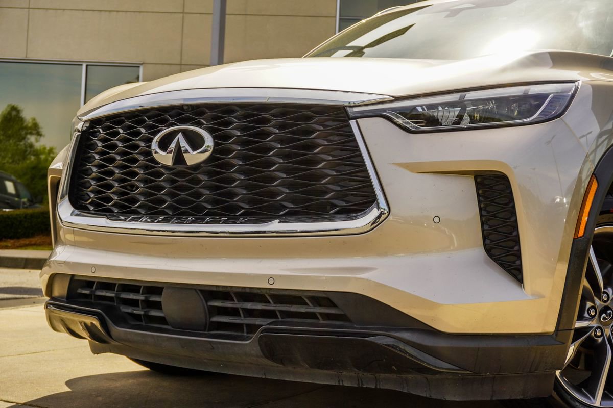 Used 2023 INFINITI QX60 Luxe w/ Cargo Package image 2