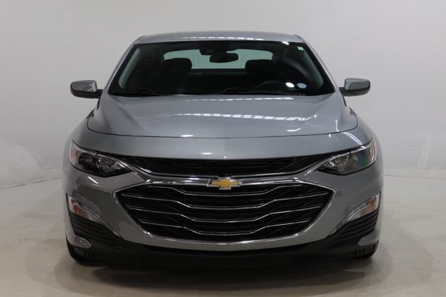 Used 2025 Chevrolet Malibu LT FWD image 2