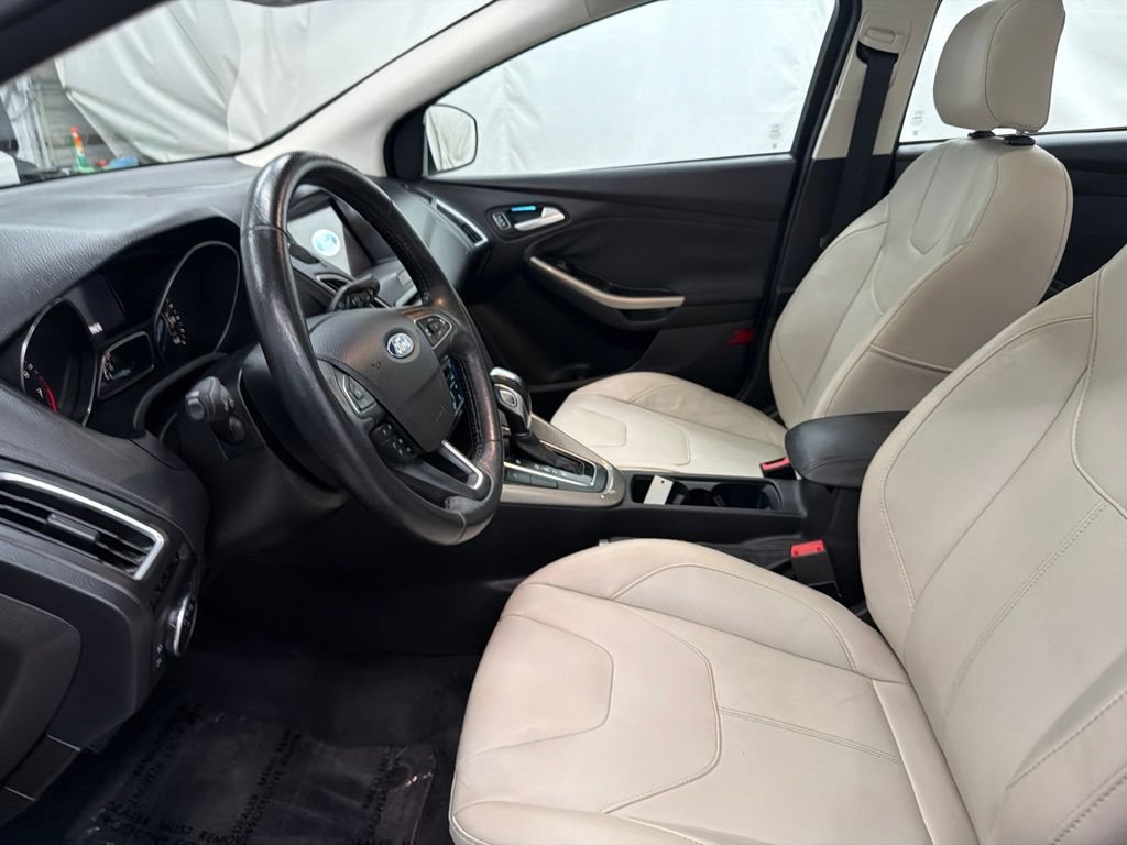 Used 2017 Ford Focus Titanium w/ Titanium Technology Package FWD image 15
