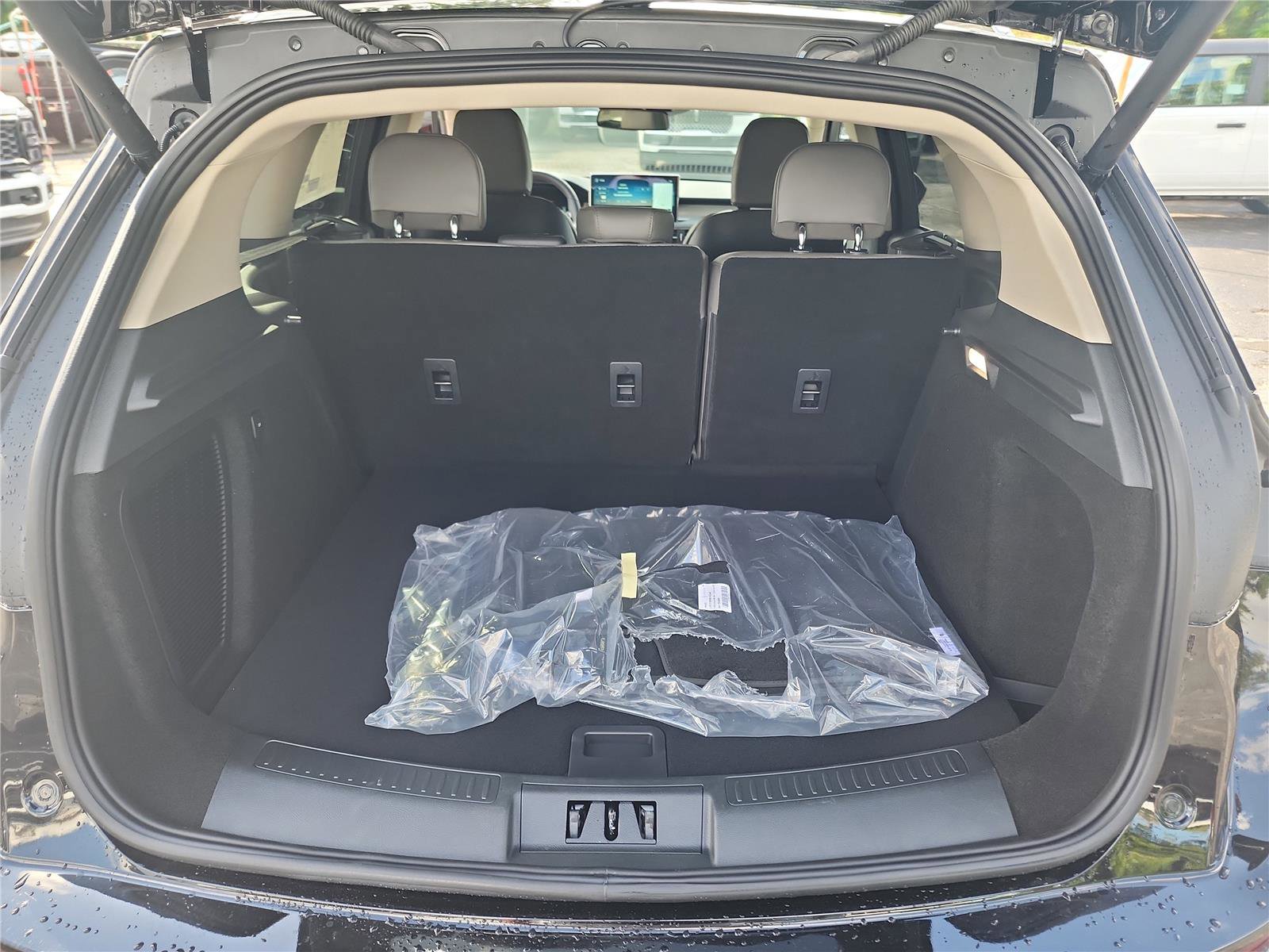 New 2026 Lincoln Corsair Premiere image 21