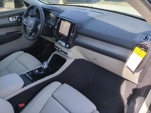 New 2026 Volvo XC40 B5 Plus w/ Protection Package Premier image 19