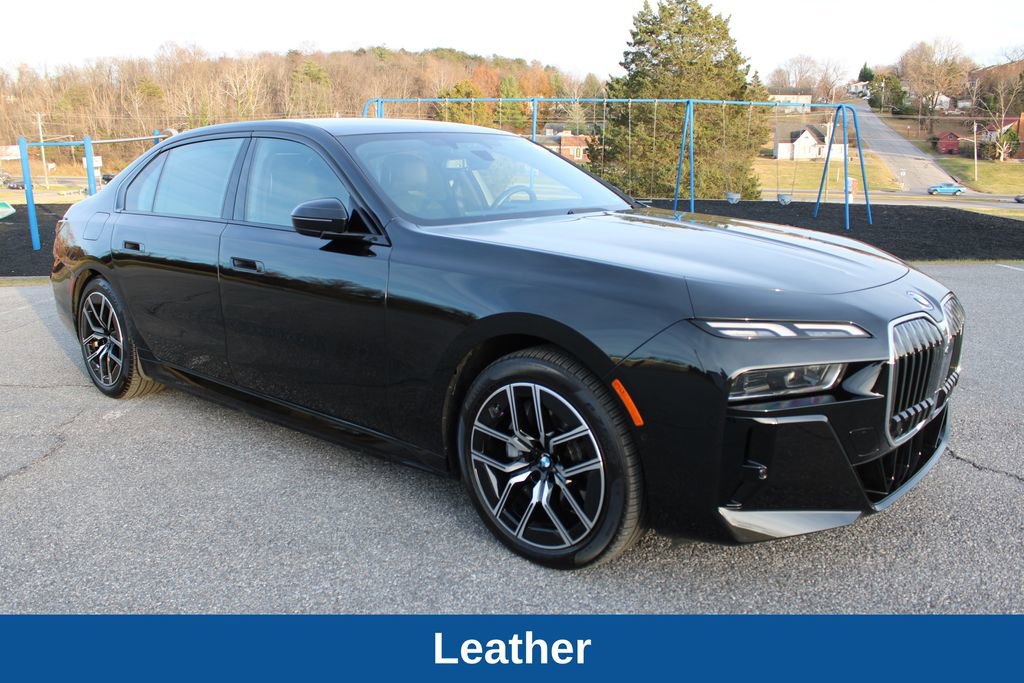 Used 2024 BMW i7 xDrive60 image 2