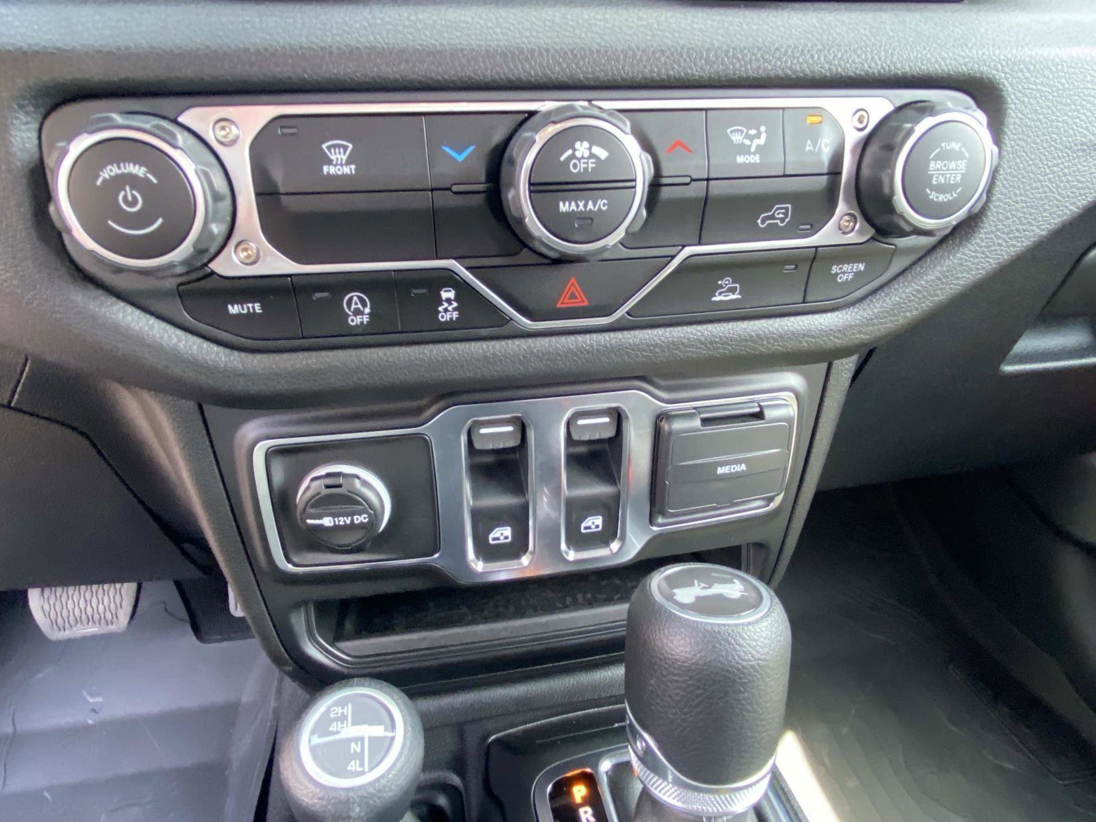 Certified 2025 Jeep Wrangler Sport image 27