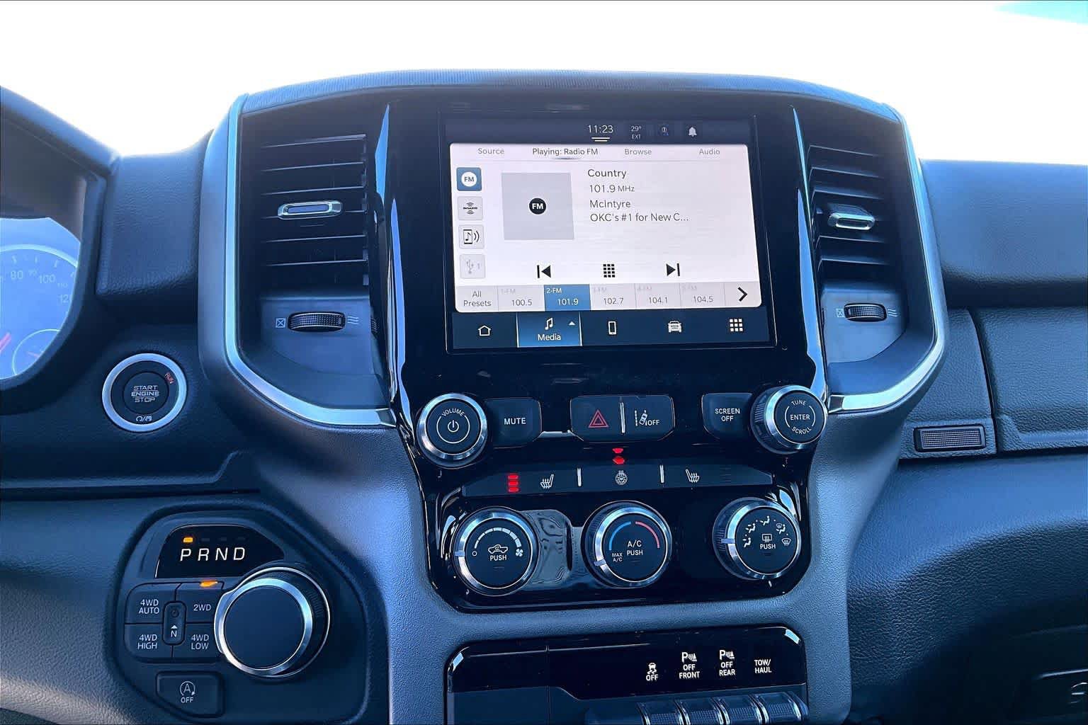 New 2026 RAM 1500 Big Horn AWD/4WD image 17