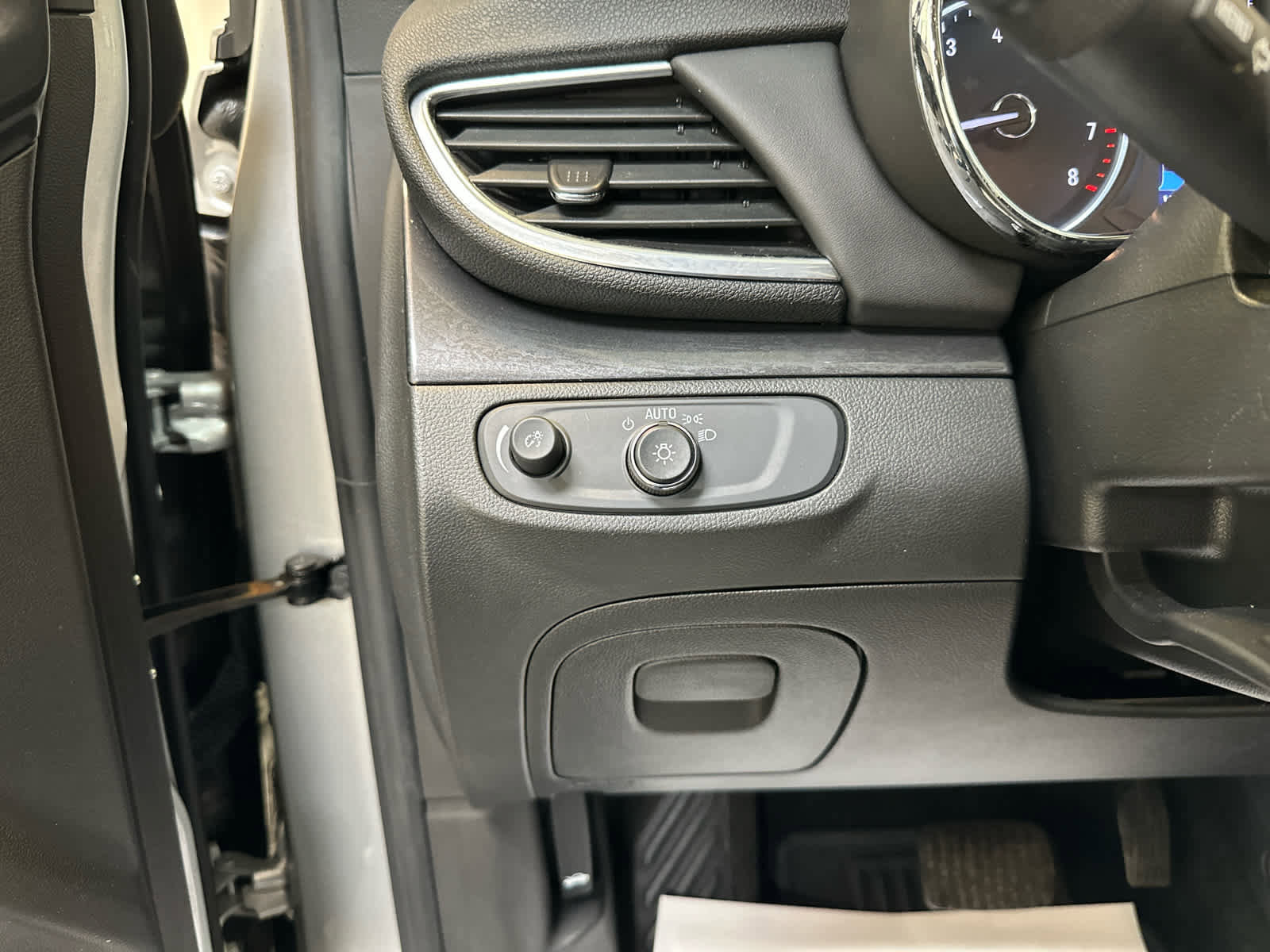 Certified 2022 Buick Encore Preferred w/ Safety Package image 23