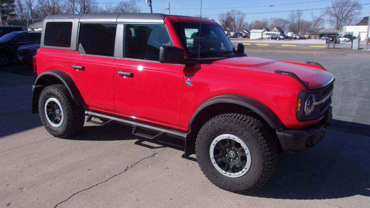 Used 2023 Ford Bronco Black Diamond w/ Sasquatch Package image 5