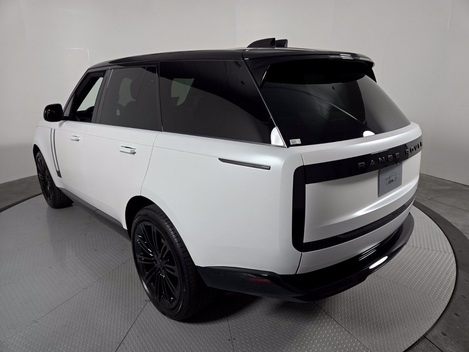 New 2026 Land Rover Range Rover SE AWD/4WD image 17