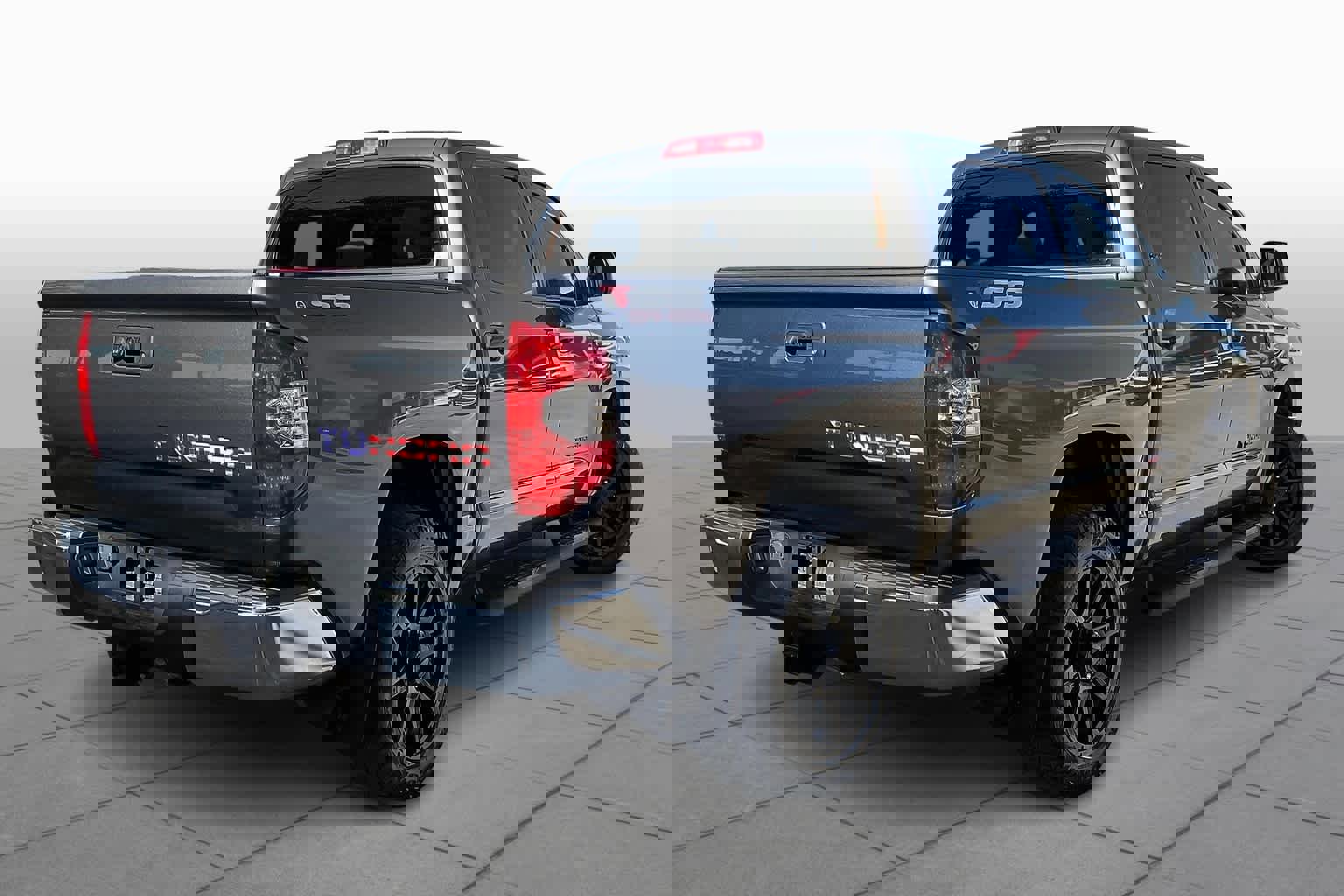 Used 2019 Toyota Tundra SR5 w/ SR5 Upgrade Package image 13