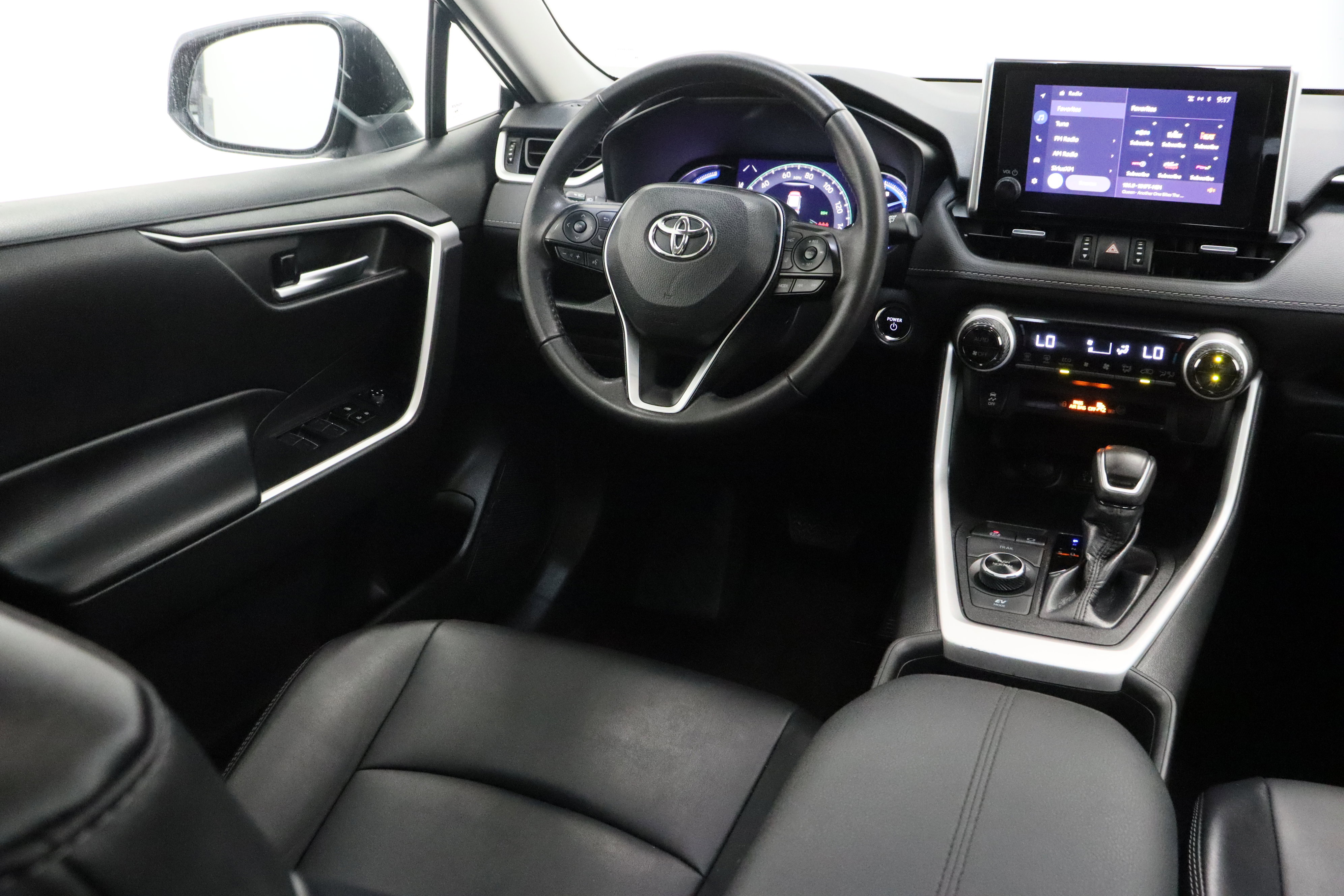 Used 2023 Toyota RAV4 XLE Premium AWD/4WD image 32