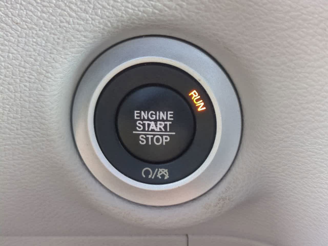 Used 2017 Chrysler Pacifica Touring-L FWD image 26