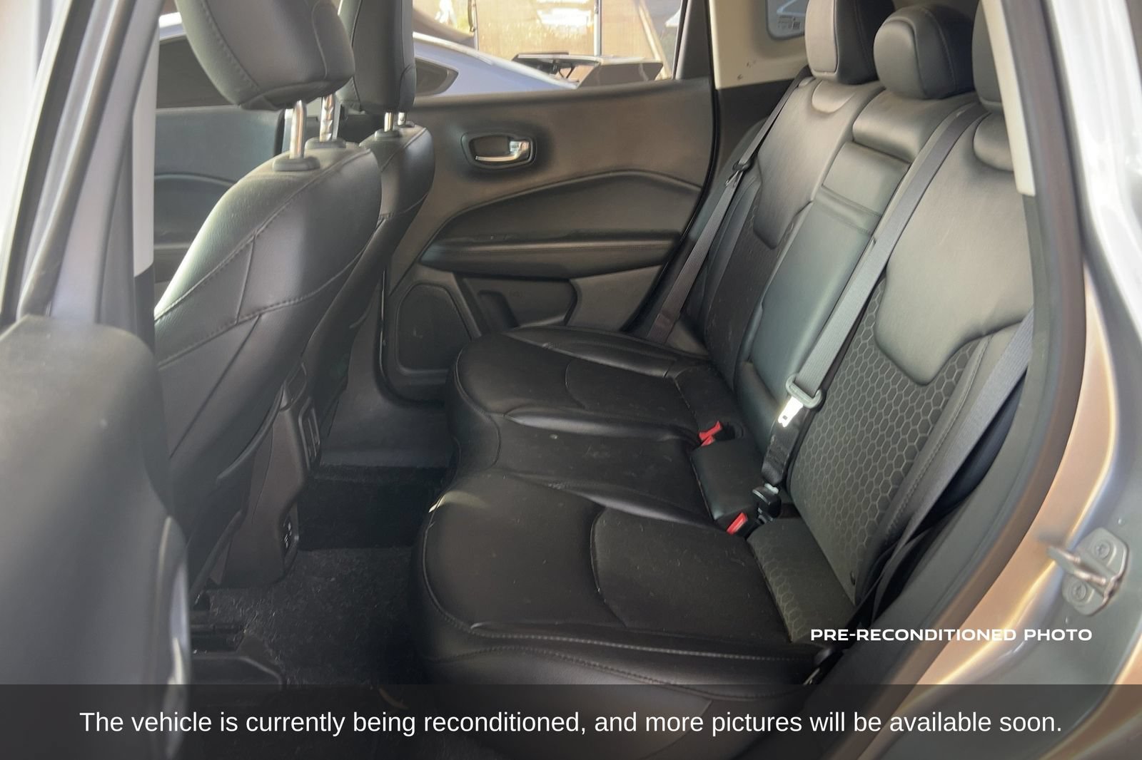 Used 2019 Jeep Compass Latitude FWD image 12