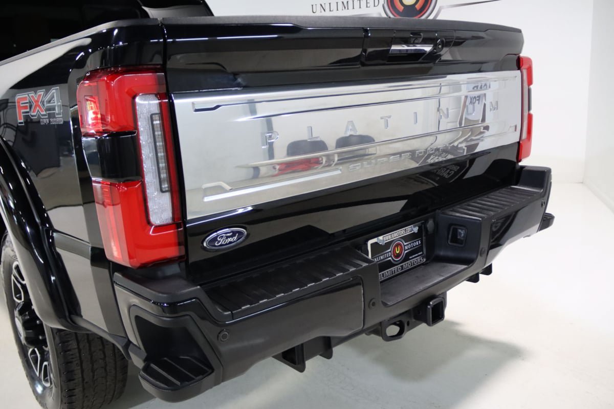 Used 2023 Ford F250 Platinum w/ FX4 Off-Road Package AWD/4WD image 82
