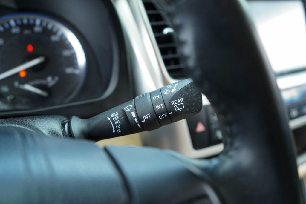 Used 2015 Toyota Highlander XLE image 29