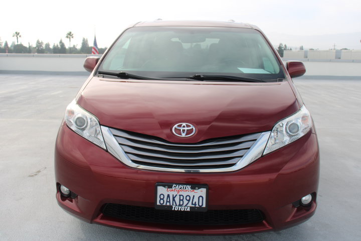 Used 2017 Toyota Sienna XLE Premium FWD image 7