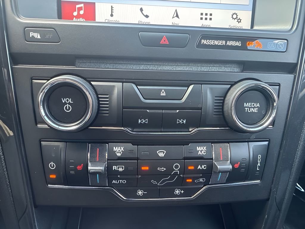 Used 2018 Ford Explorer XLT w/ Equipment Group 202A AWD/4WD image 19