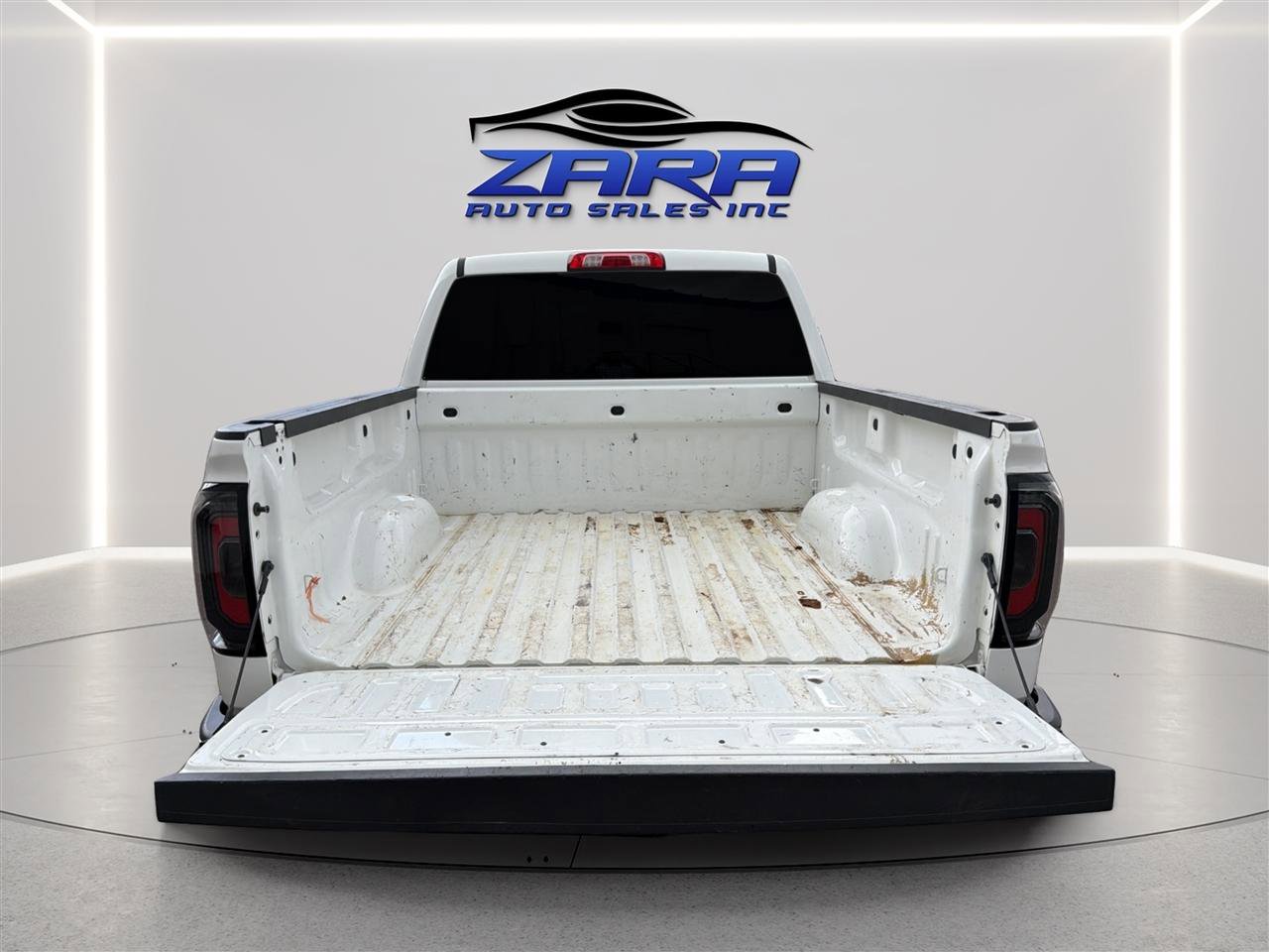 Used 2018 GMC Sierra 1500 SLE w/ Suspension Package, Off-Road AWD/4WD image 29