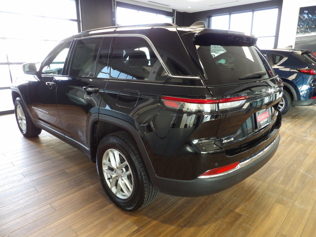 Used 2025 Jeep Grand Cherokee Laredo X w/ Luxury Tech Group I image 8